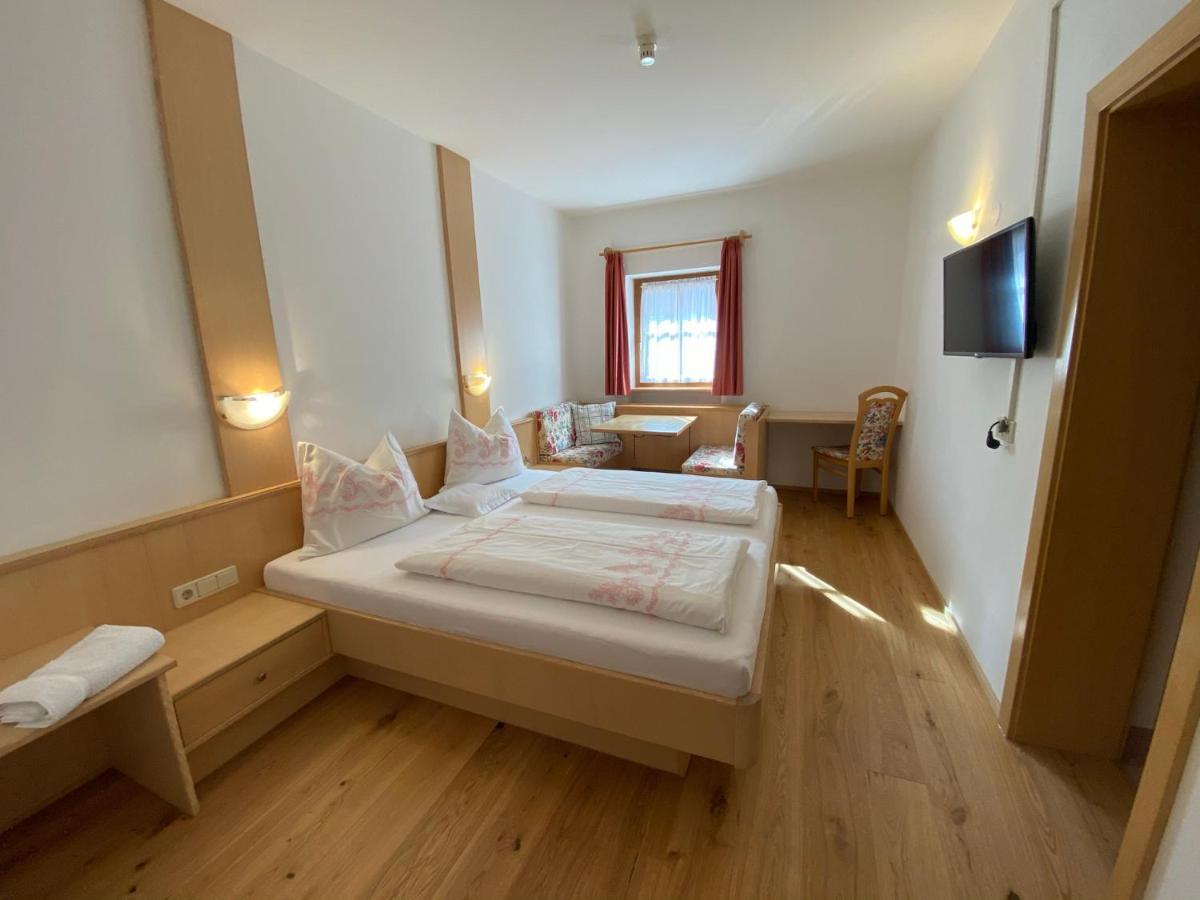 Lindnerhof Urlaub Am Bauernhof Otel San Lorenzo di Sebato Dış mekan fotoğraf