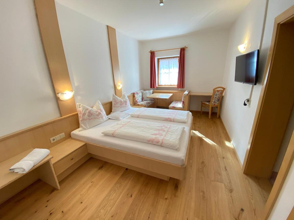 Lindnerhof Urlaub Am Bauernhof Otel San Lorenzo di Sebato Dış mekan fotoğraf